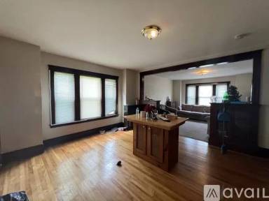 Main picture of 412 Grafton St