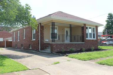 Main picture of 705 N Van Buren St