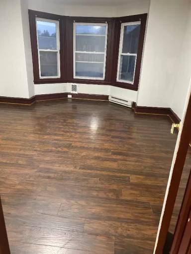 Main picture of 906 E Chelten Ave