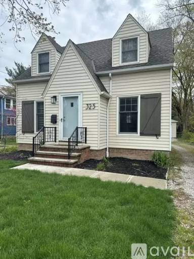Main picture of 325 Bassett Rd