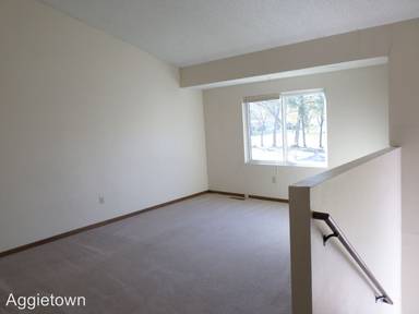 Main picture of 2102 Halls Lndg