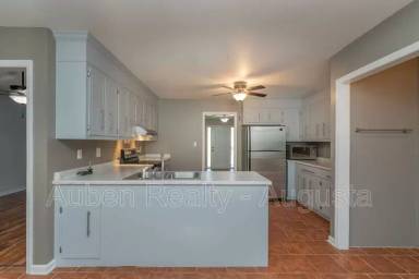 Main picture of 250 Brooks Dr