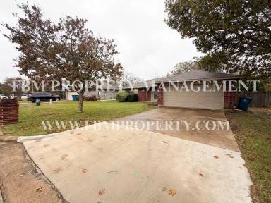 Main picture of 3008 View Ln