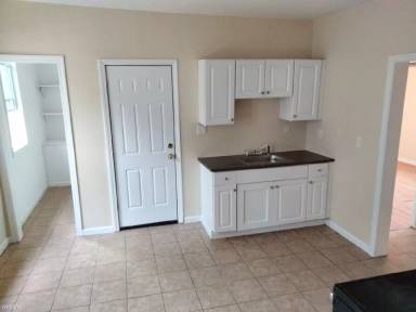 Main picture of 209 Clark St