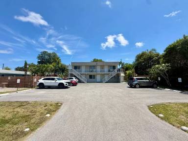 Main picture of 912 NE 17th Ct