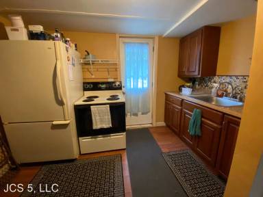 Main picture of 18 Mechanic St