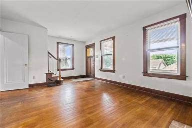 Main picture of 3015 Pyramid Ave