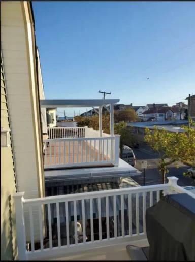 Main picture of 41 S Dover Ave