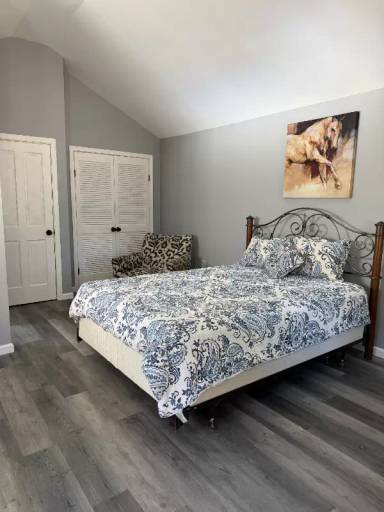 Main picture of 10610 Falls Rd