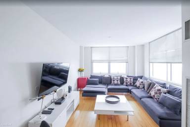 Main picture of 733 S Manhattan Pl