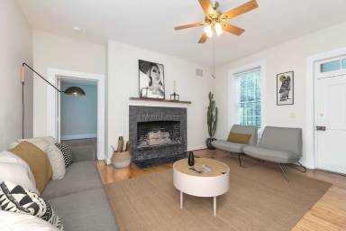 Main picture of 247 North Broadway