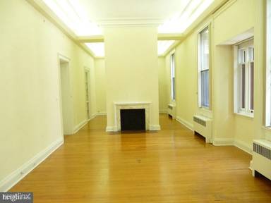 Main picture of 235 S 21st St
