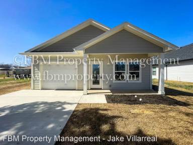 Main picture of 390 S Pecan St