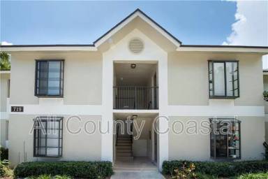 Main picture of 719 Gardens Dr
