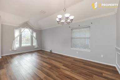 Main picture of 6513 Redwood Ln