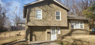 Main picture of 5808 E 97th St