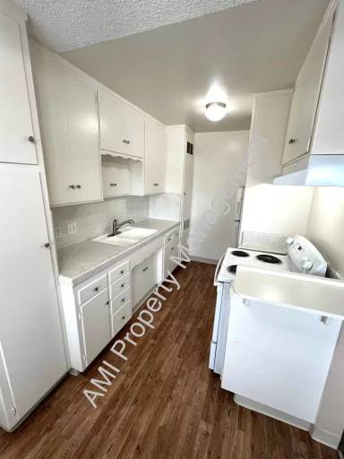 Main picture of 3701 7th Ave