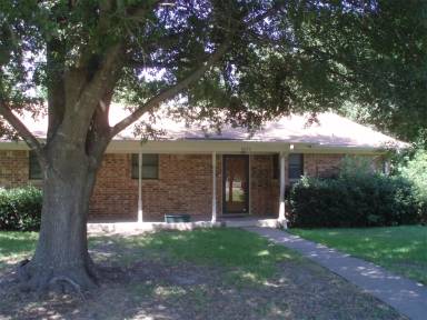 Main picture of 2820 Windy Dr