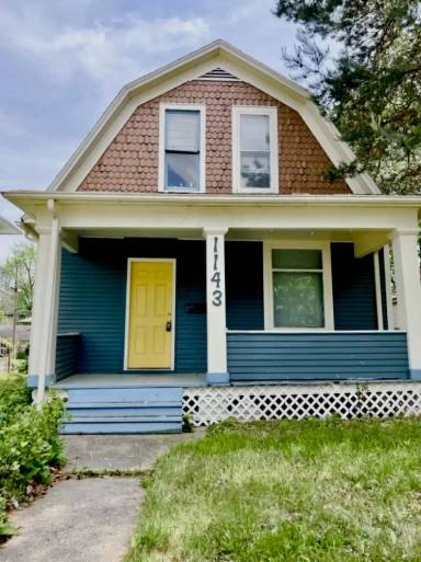 Main picture of 1105 W Packard Ave