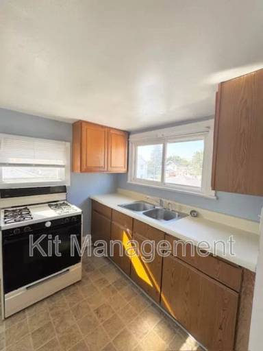 Main picture of 2057 Airport Hwy