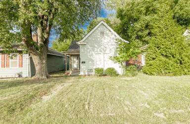 Main picture of 917 Watt St