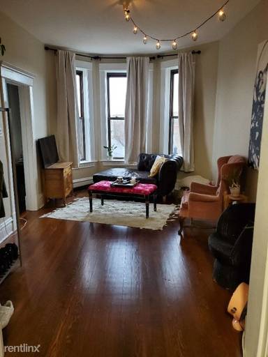 Main picture of 2605 W Chicago Ave