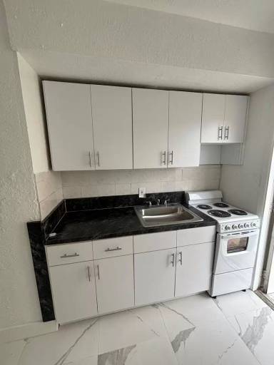 Main picture of 425 Lewis St