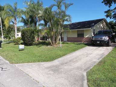 Main picture of 4525 SE Geneva Dr