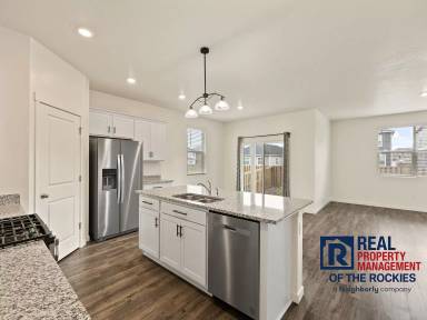 Main picture of 920 London Way