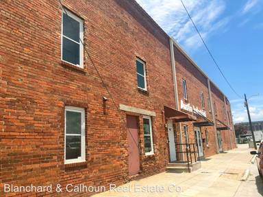 Main picture of 913 Walker St