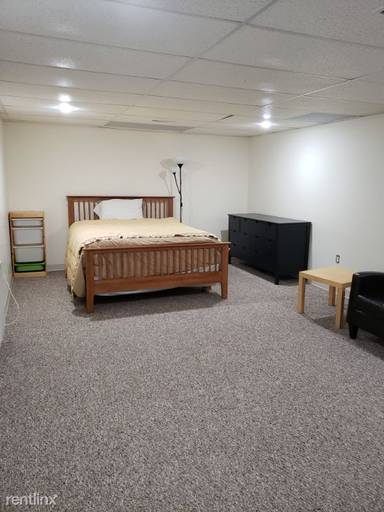 Main picture of 2121 Michigan St NE