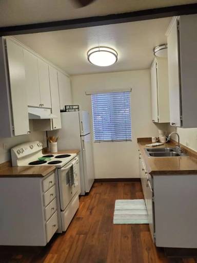 Main picture of Woodlawn Manor