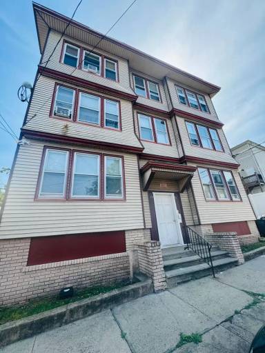 Main picture of 14 Grant Ave
