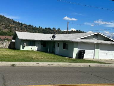 Main picture of 1020 S Oregon St