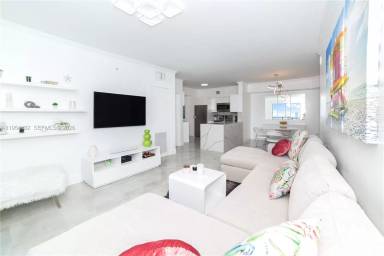 Main picture of Porto Bellagio Condominiums