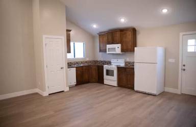 Main picture of 553 Saratoga Dr