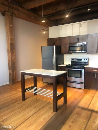 Main picture of 125 E 21st St