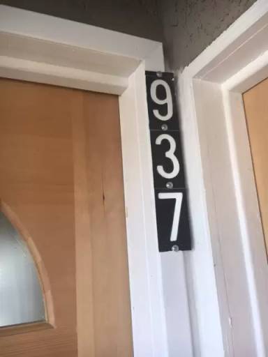 Main picture of 937 W 3rd St