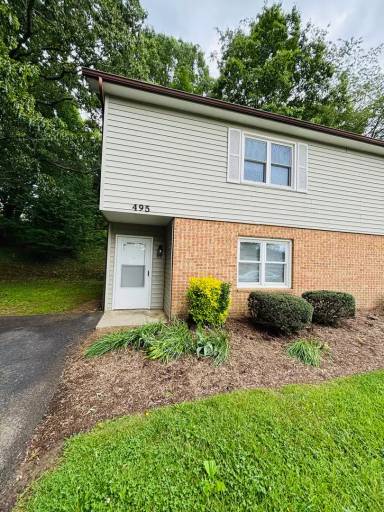Main picture of 445 Miller Ct SE