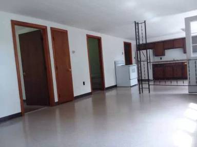 Main picture of 533 Hinckley Rd