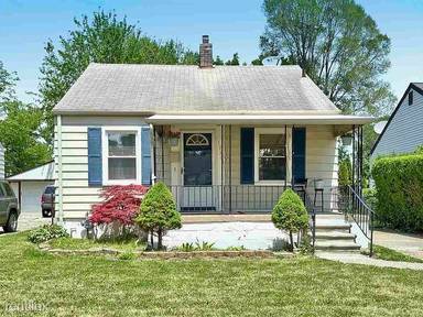 Main picture of 19365 Elkhart St