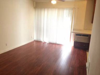 Main picture of 530 Veteran Ave