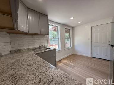 Main picture of 712 East St