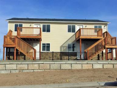 Main picture of 405 Bent Ave