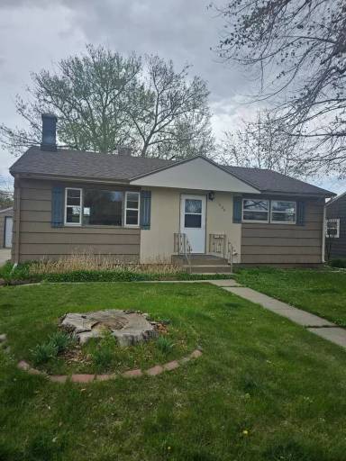 Main picture of 1004 Joy Ave