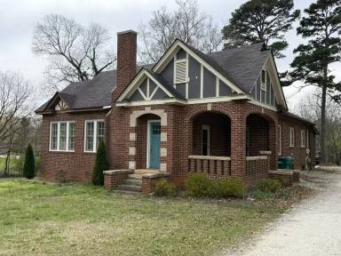 Main picture of 817 Salisbury