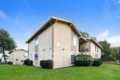 Main picture of 110 Washington Ct