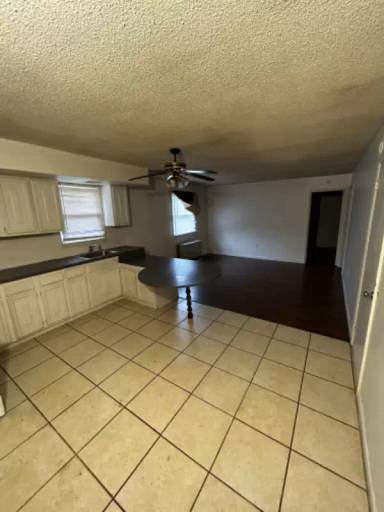 Main picture of 417 Main St