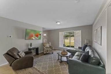 Main picture of 813 S Hampshire St