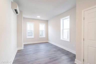 Main picture of 653 E Wishart St